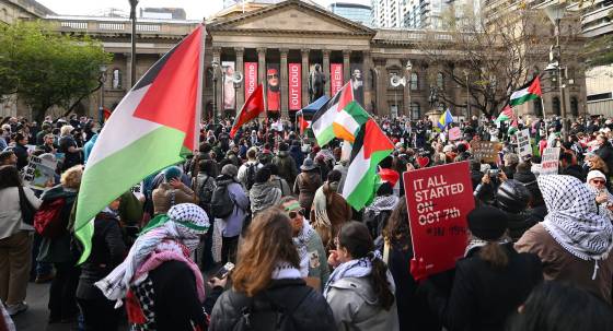 Pro-Palestine protesters outside the State Library of Victoria (Image: AAP/Morgan Hancock)